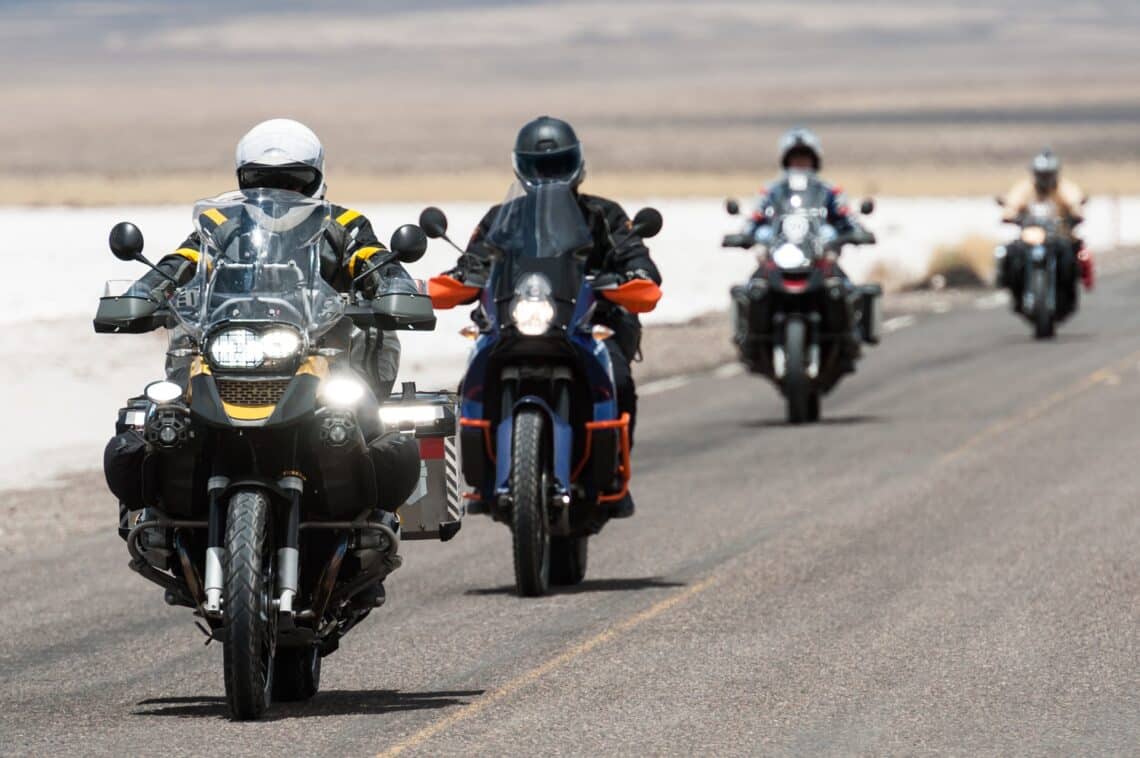 Motorradtour mit Befestigung Tankrucksack |