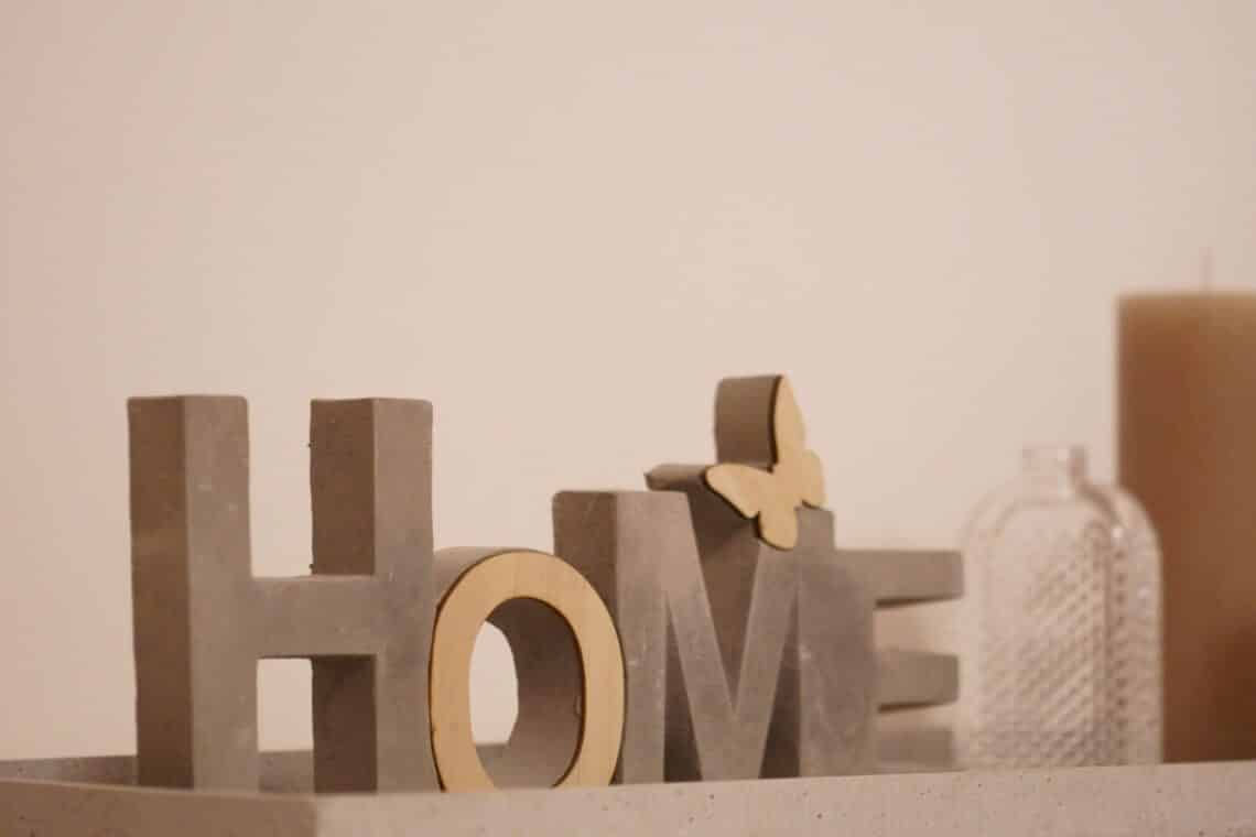 Beton Dekoelement mit Schriftzug Home | Katana